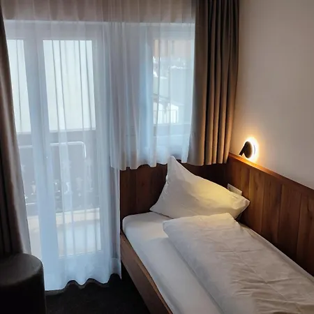 Oda ve Kahvaltı Garni Flurida 2*