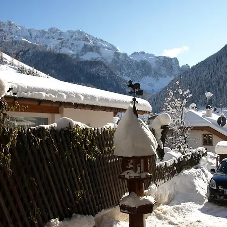 Oda ve Kahvaltı Garni Flurida Selva di Val Gardena